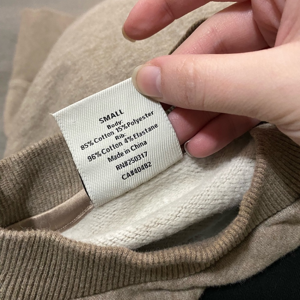 Varley Gabriella sweatshirt taupe size small read - Picture 8 of 10